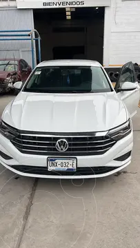 Volkswagen Jetta Comfortline usado (2019) color Blanco precio $285,000