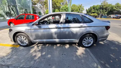 Volkswagen Jetta Comfortline usado (2019) color Plata precio $379,000