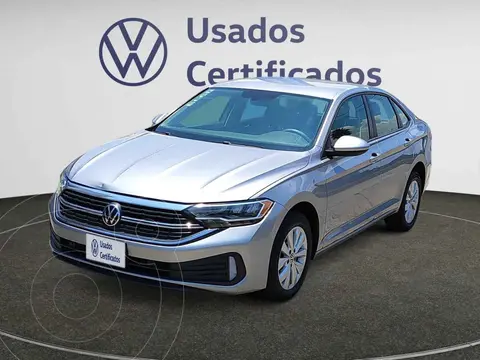 Volkswagen Jetta Comfortline usado (2023) color Plata financiado en mensualidades(enganche $96,983 mensualidades desde $7,419)