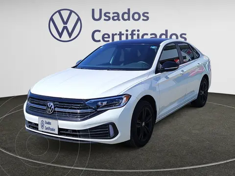 Volkswagen Jetta Sportline usado (2024) color Blanco financiado en mensualidades(enganche $136,223 mensualidades desde $10,421)