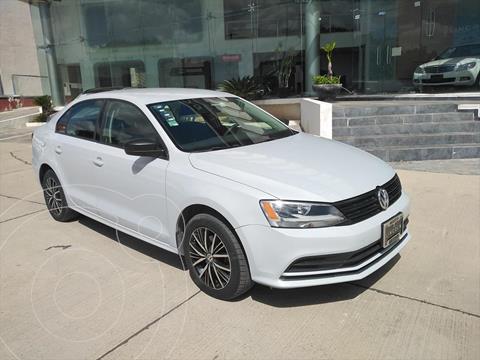Volkswagen Jetta 2.0 usado (2018) color Blanco precio $210,000