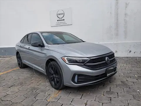 Volkswagen Jetta Sportline usado (2022) color plateado precio $410,900