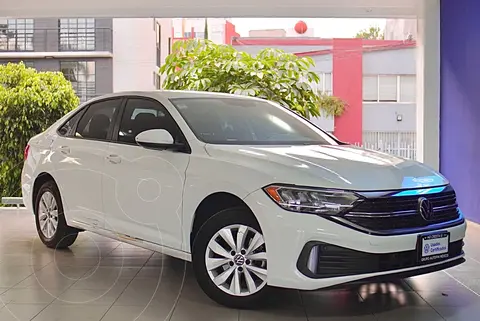 Volkswagen Jetta Comfortline usado (2023) color Blanco precio $379,000