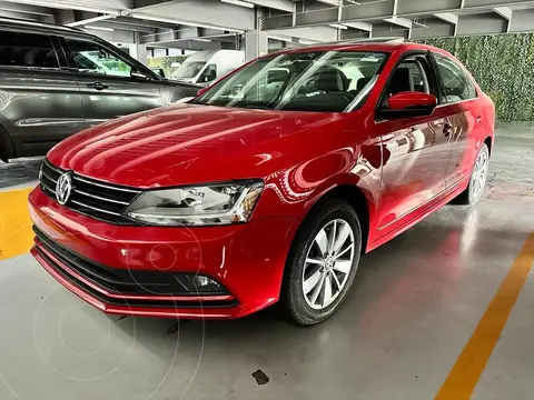 Volkswagen Jetta Comfortline Tiptronic usado (2018) color Rojo financiado en mensualidades(enganche $59,600 mensualidades desde $8,922)