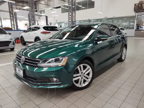Volkswagen Jetta Sportline usado (2017) color Verde financiado en mensualidades(enganche $29,500)