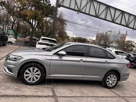 Volkswagen Jetta Trendline usado (2019) color Plata Lunar financiado en mensualidades(enganche $75,131 mensualidades desde $8,697)