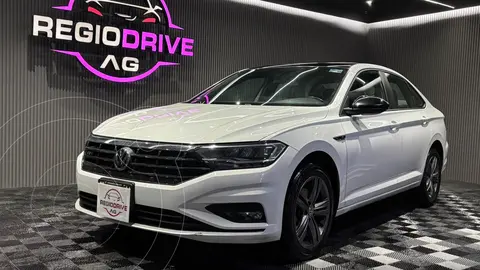 Volkswagen Jetta R-Line usado (2019) color Blanco precio $329,900