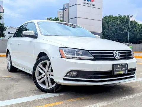 Volkswagen Jetta Sportline usado (2017) color Blanco precio $265,000