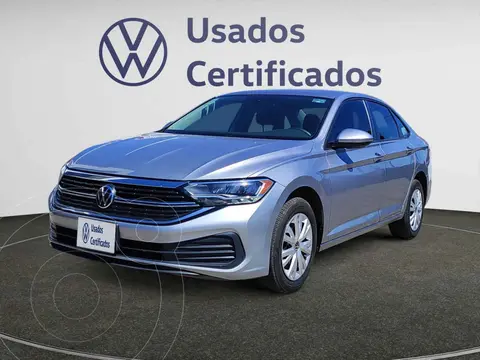 Volkswagen Jetta Trendline usado (2023) color Plata financiado en mensualidades(enganche $87,445 mensualidades desde $6,690)