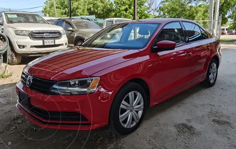 Volkswagen Jetta 2.0 usado (2017) color Rojo Tornado precio $167,000
