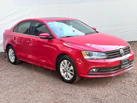 Volkswagen Jetta Comfortline usado (2016) color Rojo precio $202,000