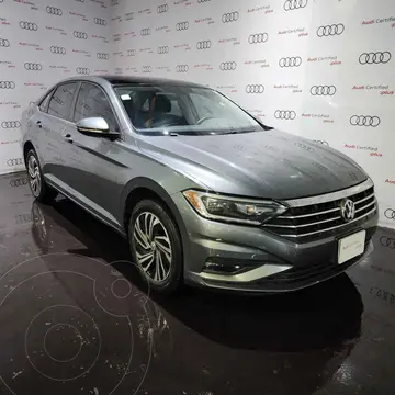 Volkswagen Jetta Highline usado (2021) color Gris financiado en mensualidades(enganche $77,800 mensualidades desde $8,905)