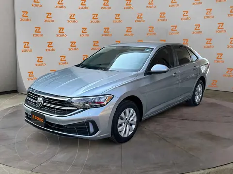 Volkswagen Jetta Comfortline usado (2022) color Plata financiado en mensualidades(enganche $78,100 mensualidades desde $9,389)