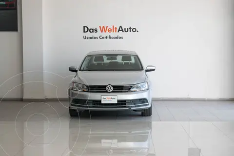 Volkswagen Jetta Trendline usado (2015) color Plata precio $235,000