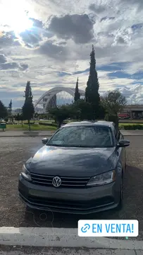 Volkswagen Jetta Trendline usado (2017) color Gris Platino precio $230,000