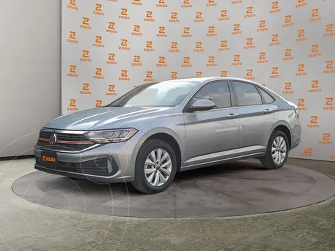 Volkswagen Jetta Comfortline usado (2022) color Plata financiado en mensualidades(enganche $84,700 mensualidades desde $10,182)