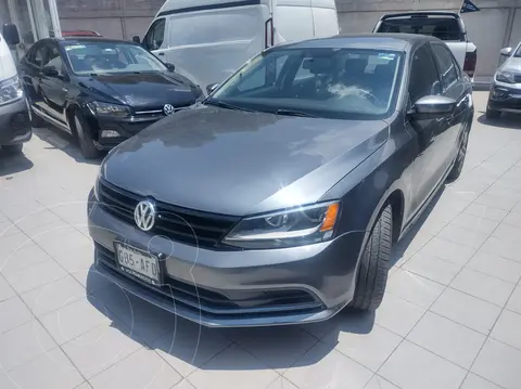 Volkswagen Jetta 2.0 usado (2016) color Gris Platino financiado en mensualidades(enganche $27,112 mensualidades desde $7,403)