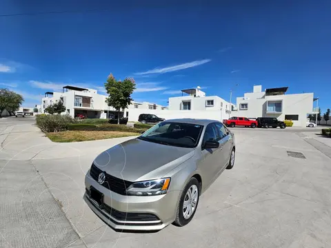 Volkswagen Jetta 2.0 Tiptronic usado (2016) color Bronce precio $200,000