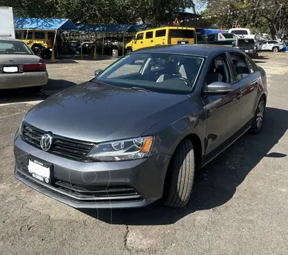 Volkswagen Jetta Live usado (2016) color Gris Platino precio $190,000