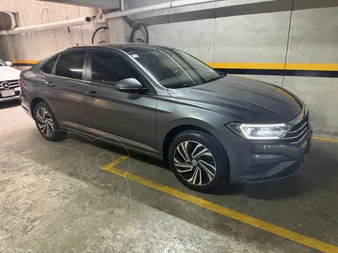 Volkswagen Jetta Highline Tiptronic usado (2019) color Gris precio $315,000