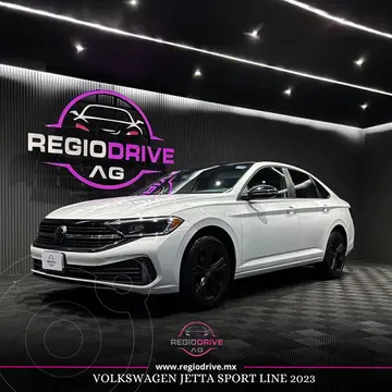 Volkswagen Jetta Sportline usado (2023) color Blanco precio $439,900