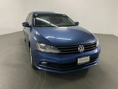 Volkswagen Jetta Sportline Tiptronic usado (2018) color Azul financiado en mensualidades(enganche $62,000 mensualidades desde $7,900)