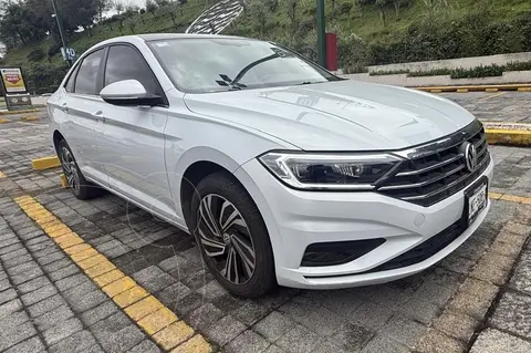 Volkswagen Jetta Highline Tiptronic usado (2019) color Plata financiado en mensualidades(enganche $72,000 mensualidades desde $8,600)