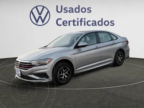 Volkswagen Jetta Trendline usado (2021) color Plata financiado en mensualidades(enganche $90,170 mensualidades desde $6,898)