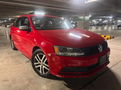 Volkswagen Jetta Live usado (2016) color Rojo precio $205,000