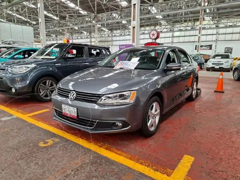 Volkswagen Jetta Style Active usado (2014) color Gris Platino precio $179,500
