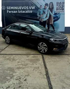 Volkswagen Jetta Highline Tiptronic usado (2019) color Negro financiado en mensualidades(enganche $75,999 mensualidades desde $10,900)