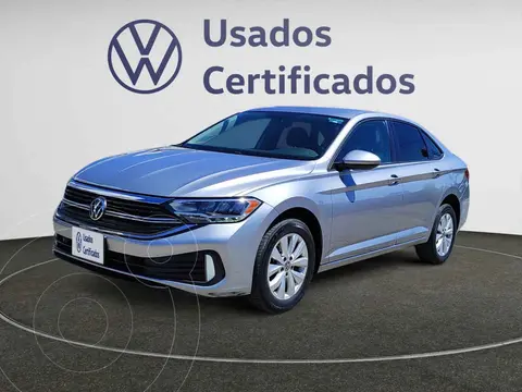 Volkswagen Jetta Comfortline usado (2022) color Plata precio $330,900