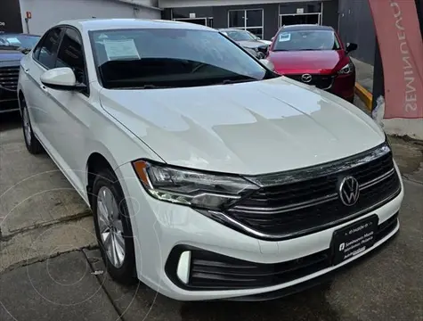 Volkswagen Jetta Comfortline usado (2022) color Blanco precio $380,000