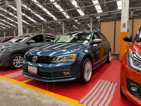 Volkswagen Jetta Style usado (2017) color Azul financiado en mensualidades(enganche $56,800 mensualidades desde $5,000)