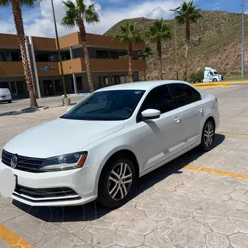 Volkswagen Jetta Trendline Tiptronic usado (2018) color Blanco precio $195,000