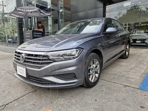 Volkswagen Jetta Trendline Tiptronic usado (2019) color Gris Platino precio $257,000