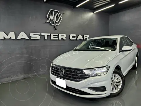 Volkswagen Jetta Comfortline usado (2019) color Gris precio $294,000