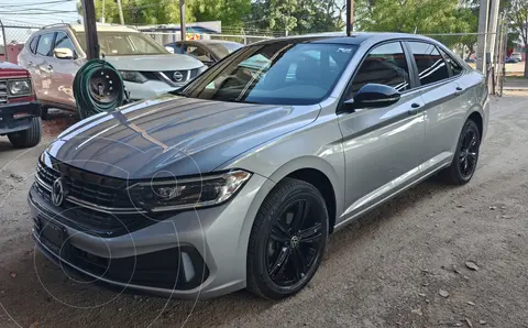 Volkswagen Jetta Sportline usado (2024) color Plata precio $428,000