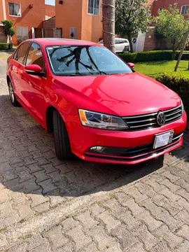 Volkswagen Jetta Sportline Tiptronic usado (2015) color Rojo Tornado precio $200,000