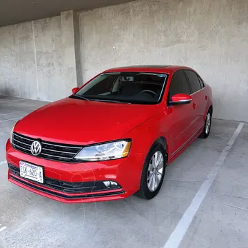 Volkswagen Jetta Comfortline Tiptronic usado (2018) color Rojo precio $250,000