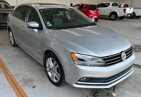 Volkswagen Jetta Sportline Tiptronic usado (2015) color Plata precio $190,000