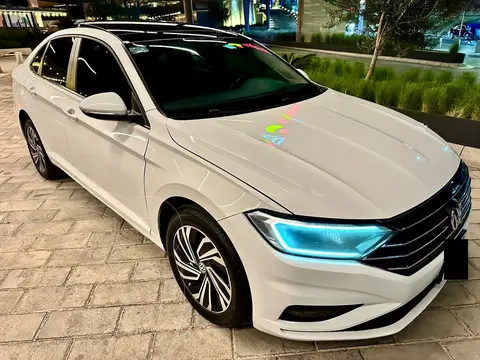 Volkswagen Jetta Highline Tiptronic usado (2019) color Blanco precio $298,000