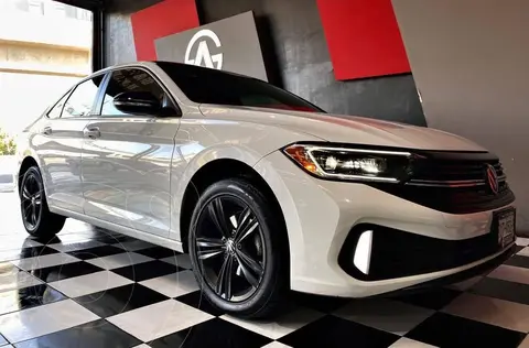 Volkswagen Jetta Sportline usado (2024) color Blanco precio $479,000