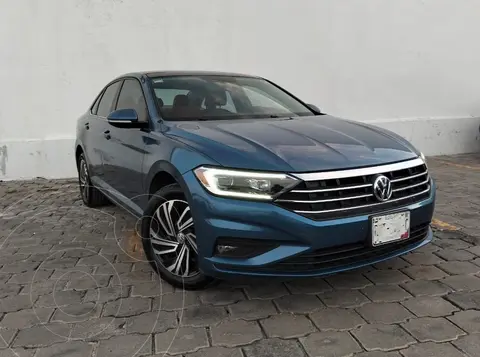 Volkswagen Jetta Highline usado (2021) color Azul precio $374,000