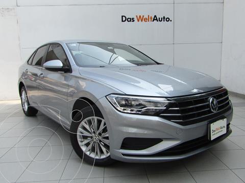 foto Volkswagen Jetta Comfortline Tiptronic usado (2020) color Plata precio $362,000