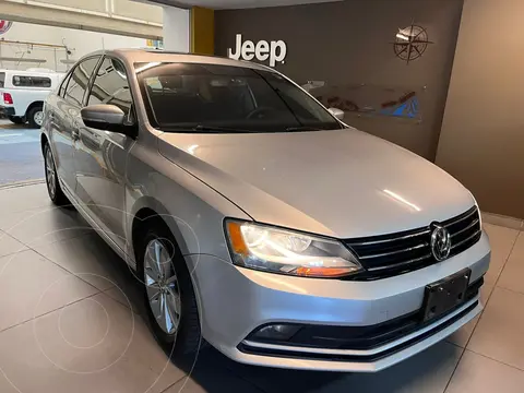 Volkswagen Jetta Comfortline usado (2016) color plateado precio $199,000
