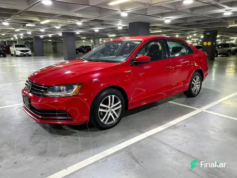 Volkswagen Jetta Trendline usado (2018) color Rojo precio $189,000