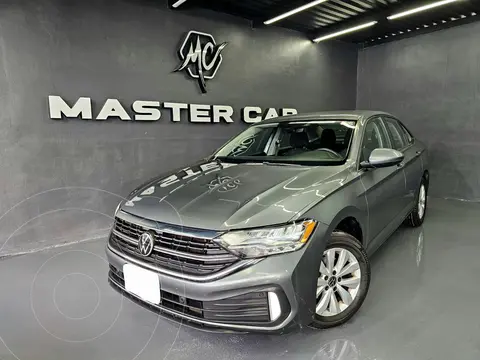 Volkswagen Jetta Comfortline usado (2024) color Gris Oscuro precio $388,000