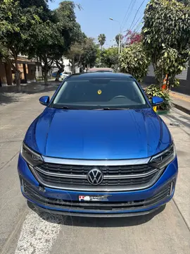 Volkswagen Jetta 1.4L TSI Highline Aut usado (2022) color Azul precio u$s19,500