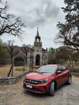 Volkswagen Nivus Comfortline 200 TSi usado (2022) color Rojo financiado en cuotas(anticipo $2.900.000 cuotas desde $380.000)